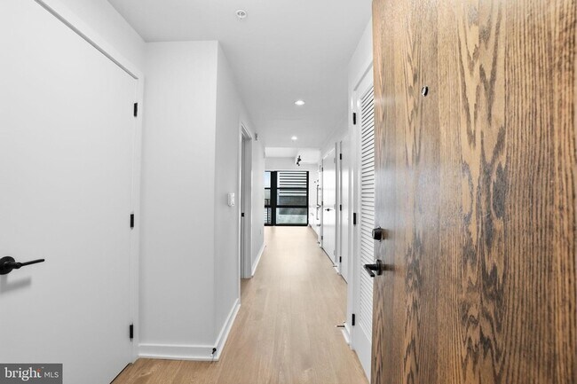 Foto del edificio - 1625 Eckington Pl NE