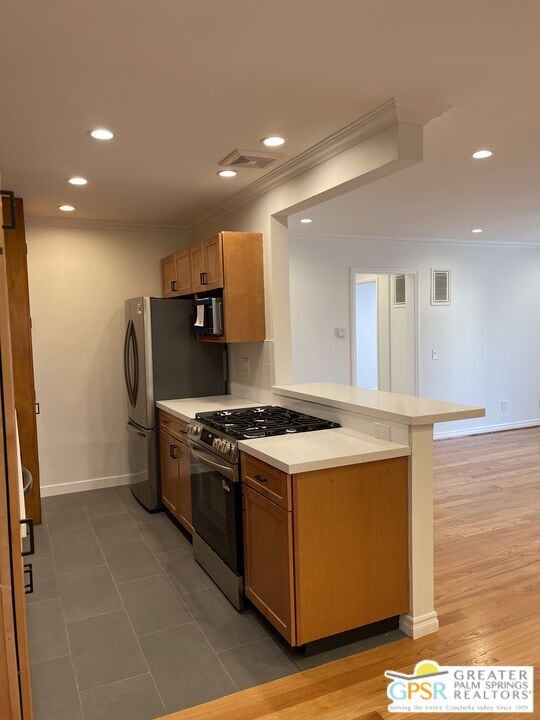Building Photo - 1104 Masselin Ave