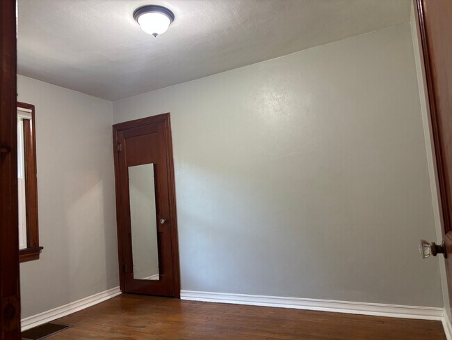 Building Photo - 3064 Alby St