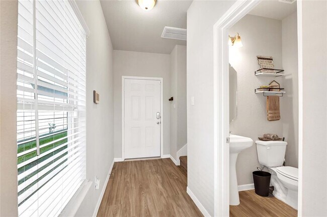 Building Photo - 6550 Macroom Meadows Ln