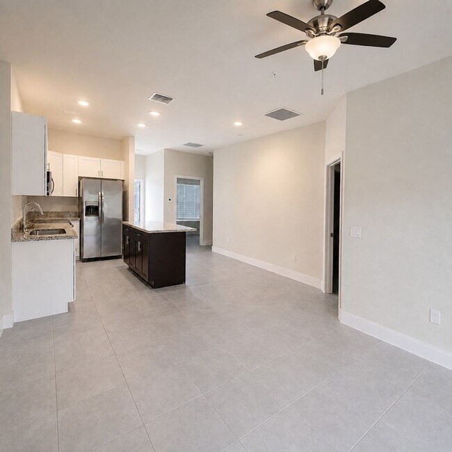 Foto del edificio - 3221-3409-3409 SW 8th Pl