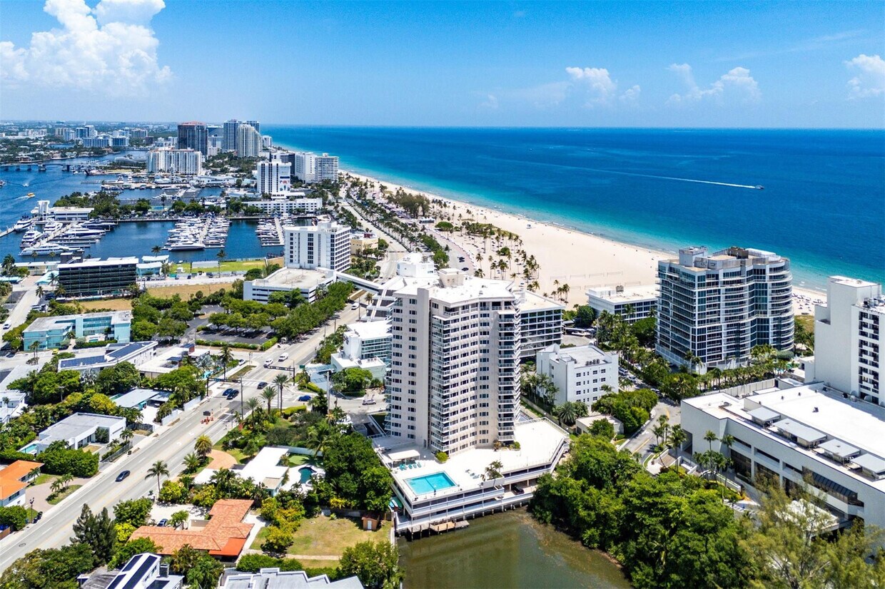 Primary Photo - 3000 Holiday Dr