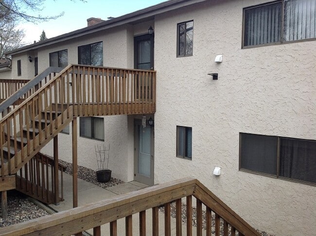 Building Photo - 1566 Millpond Ct