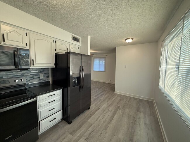 Building Photo - 1201 SW 10th St