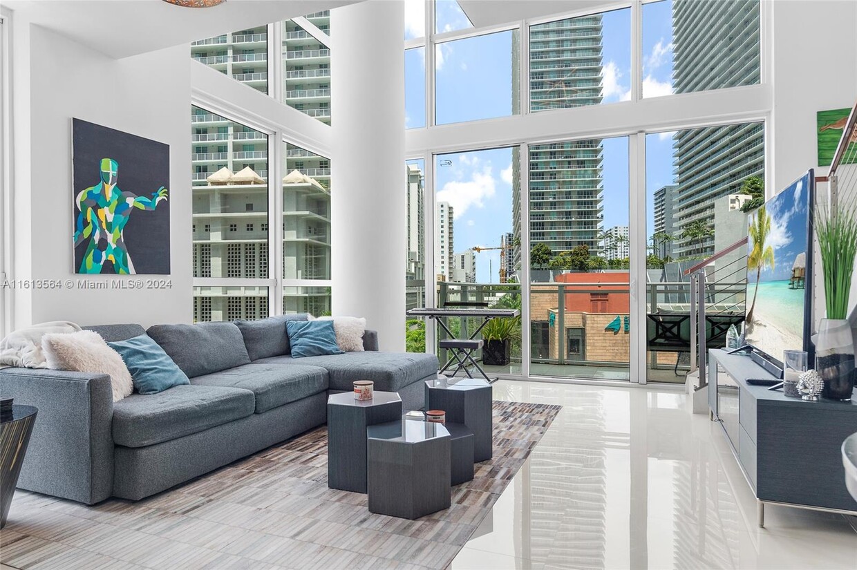 Primary Photo - 1080 Brickell Ave