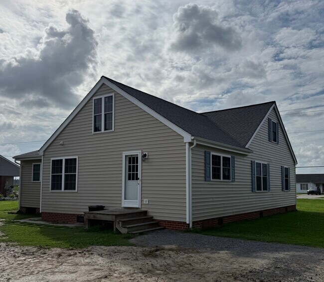 Building Photo - 1935 Nixonton Rd