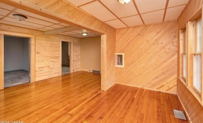 Foto del edificio - 215 5th St W