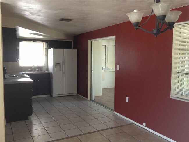 Building Photo - 3029 Atlantis Dr