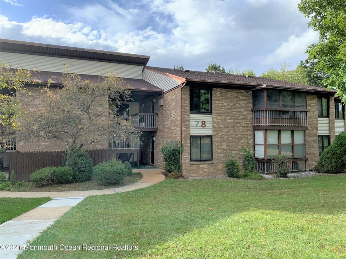 78 Overlook Way, Manalapan, NJ 07726 House Rental in Manalapan, NJ