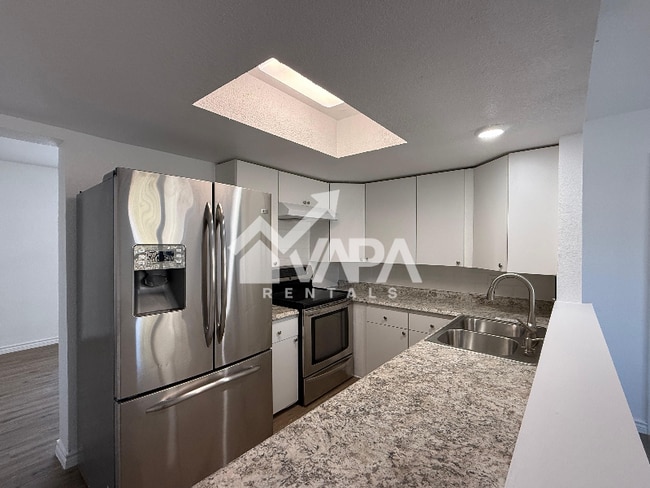 Foto del edificio - 6115 Lake Kemp St