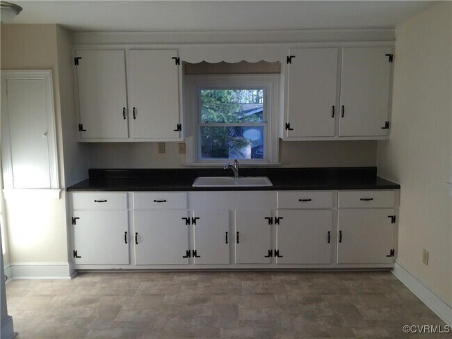 Foto del edificio - 1580 Whippoorwill Rd