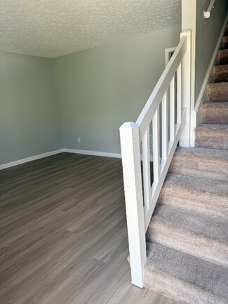 Building Photo - 33 Fonda Dr