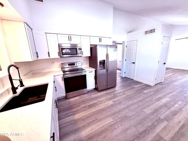 Foto del edificio - 1009 E Chipman Rd