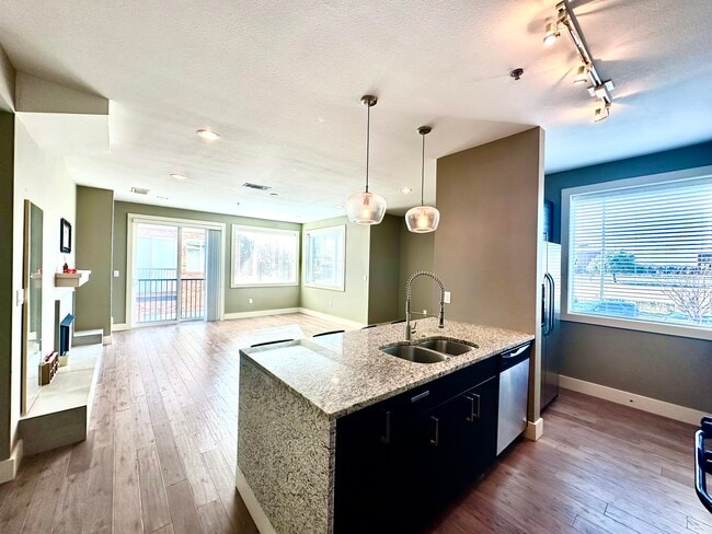 Photo - 1320 N Main St (Fort Worth, TX) Townhome