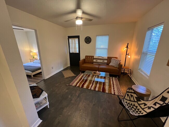 Foto del edificio - 581 Live Oak St