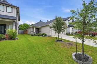 Building Photo - 2742 Oakleaf Ash Ln