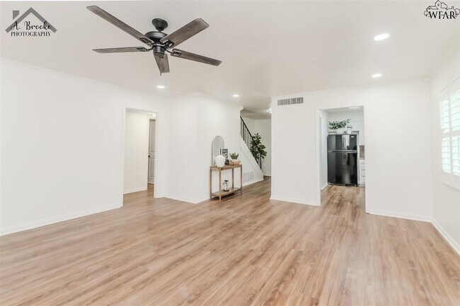 Foto del edificio - 3032 Barrywood Dr