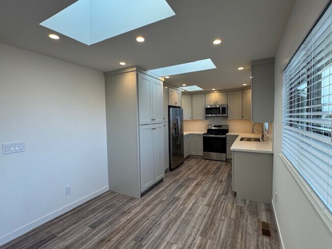 Foto del edificio - Newly Built Two Bedroom Monterey Ocean Vie...