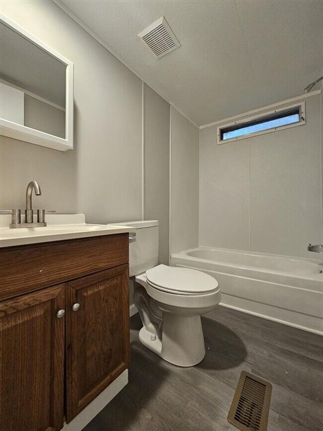 Foto del edificio - 2 Bedroom 1 Bathroom Manufactured Home For Rent!