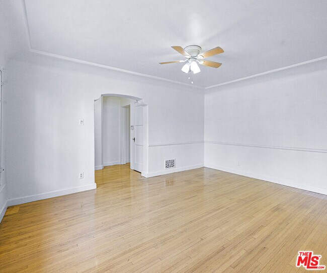 Foto del edificio - 1119 S Crescent Heights Blvd