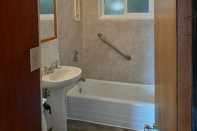 Foto del edificio - 4951 Olivewood Ave