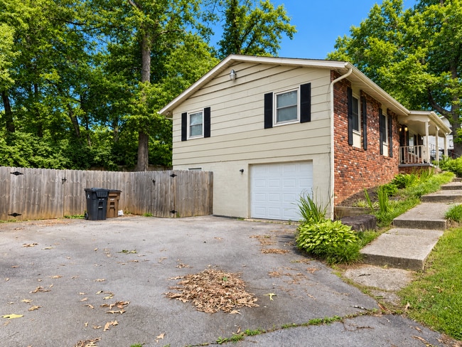 Photo - 725 Aeronca Rd NW (Knoxville, TN) House
