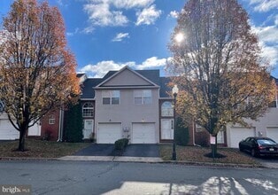 Building Photo - 127 Tulip Ln