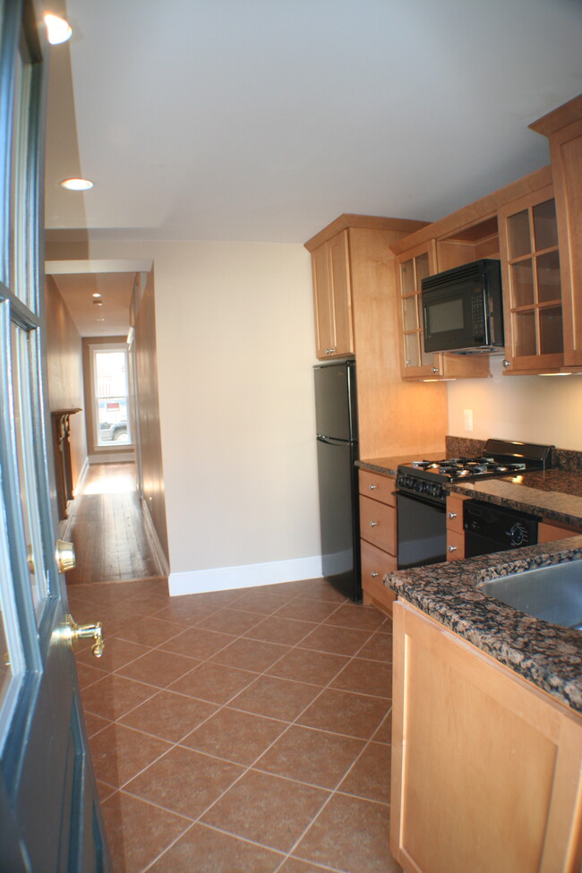 KITCHEN VIEW 1 - 52 Cornhill St