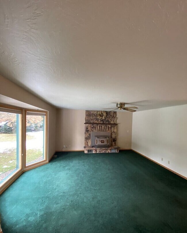 Building Photo - 9559 W Prairie Ave