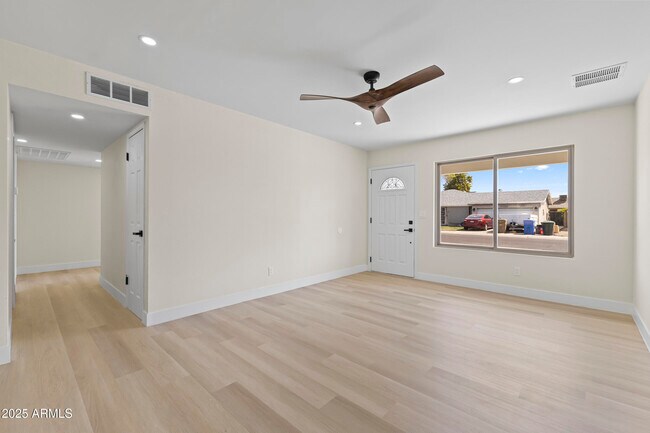 Foto del edificio - 17830 N 30th St