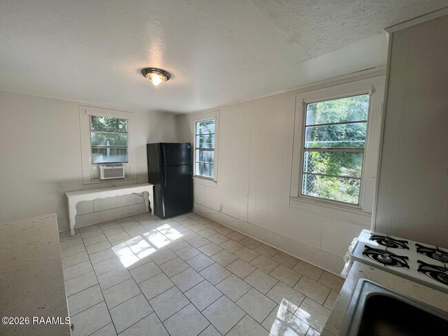 Building Photo - 503 Southdown Pl