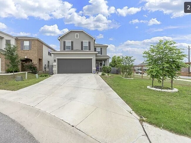 Foto del edificio - 4 Bedroom Single Family Home in San Antonio