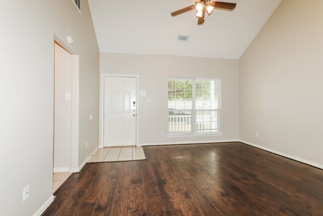 Foto del edificio - 21302 Berry Ridge Ln