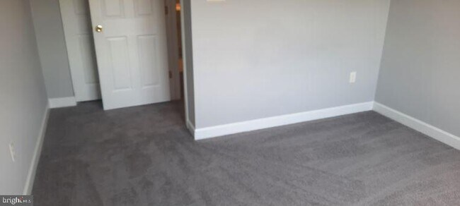 Building Photo - 1406 Flanders Way