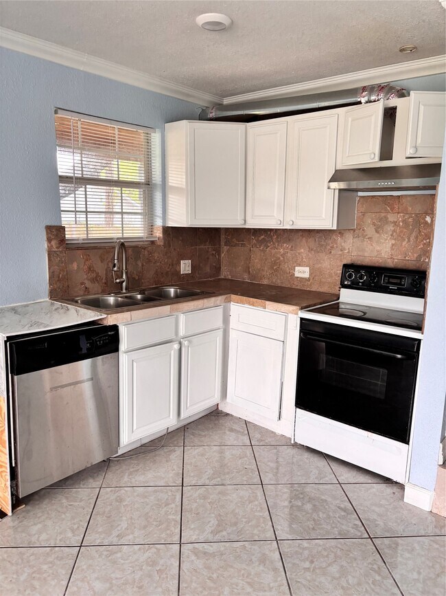 Foto del edificio - 7301 Ave