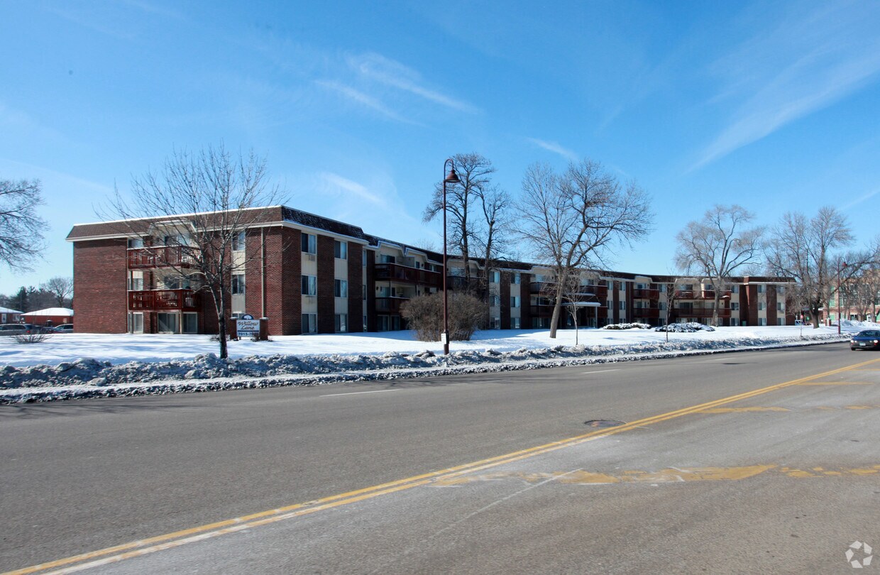 Willow Lane Apartments Brooklyn Center, MN