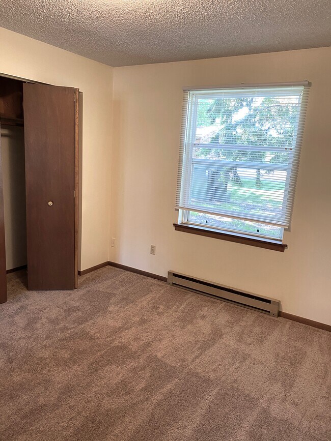 Bed room 1 - 3311 Stein Blvd