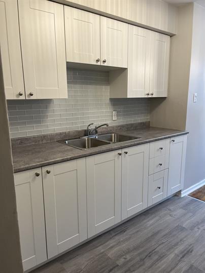 Photo du bâtiment - 230 Victoria St N