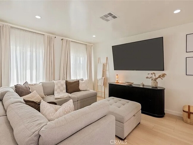 Building Photo - 13927 Flatbush Ave