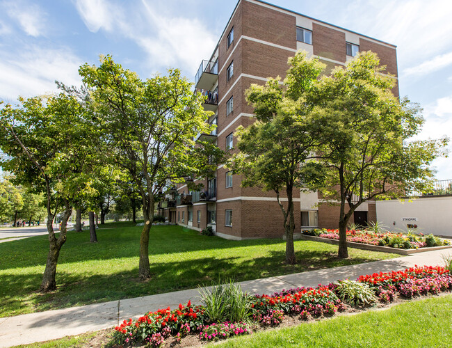 Building Photo - Canterbury Square