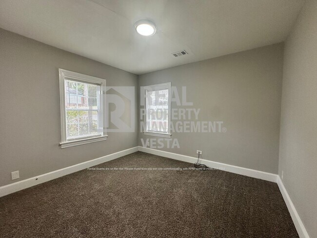 Foto del edificio - 1076 Carlisle Ave