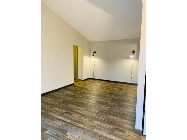 Building Photo - 932 Westbrooke Way