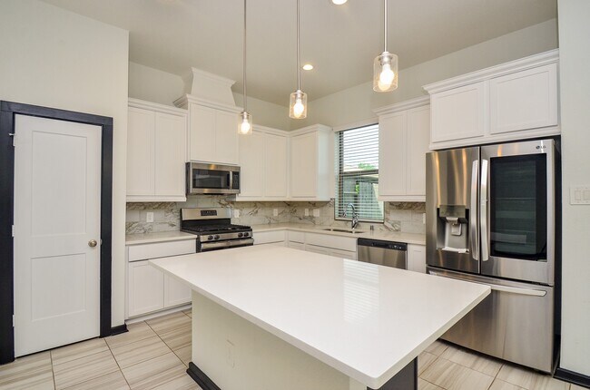 Foto del edificio - 1555 Rustling Creek Dr