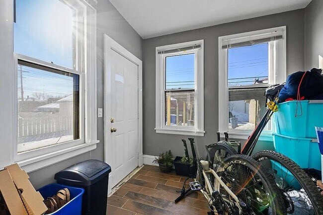 Foto del edificio - 2906 NE Tyler St