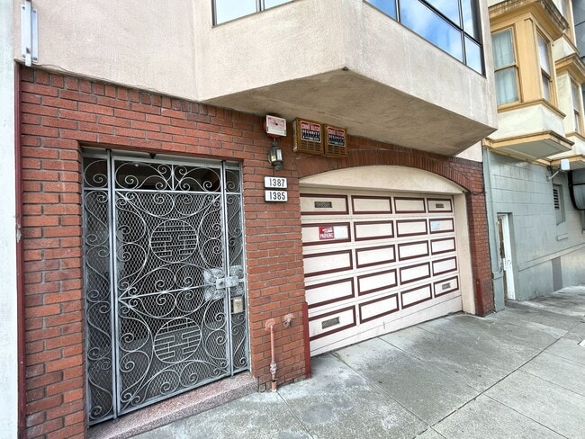 Building Photo - 1385 Pacific Ave