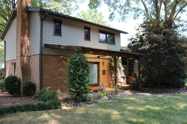 Building Photo - 3801 Stokes Ave