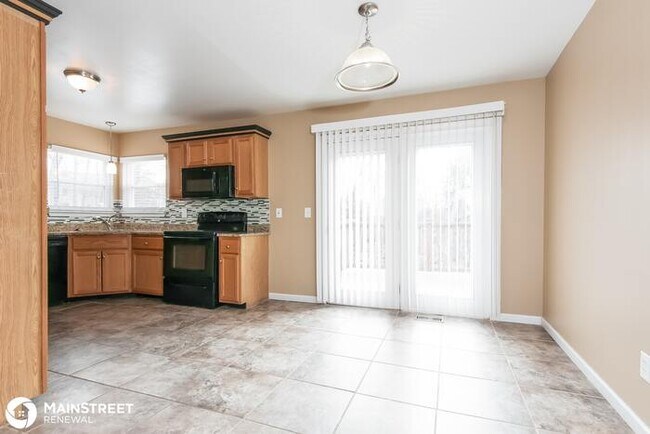 Building Photo - 706 Sportsmans Ct, Warrenton, MO 63383
