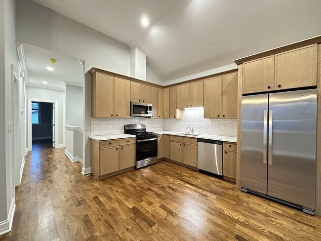 Building Photo - 549 N Springfield Ave