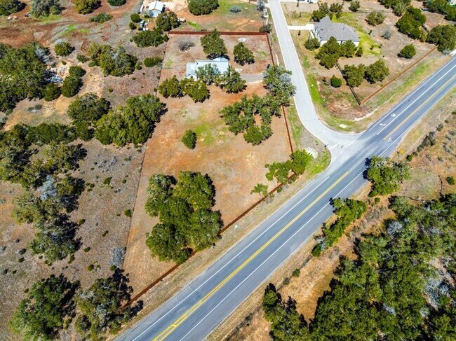 Foto del edificio - 15400 Ranch to Market Rd 1826
