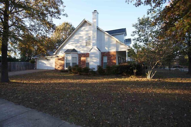 Building Photo - 400 Spring Hill Dr